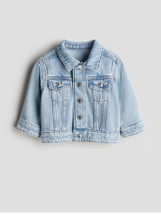 H&M Other - H & M Classic Lt Blue Denim Silver Snap Close Fold Collar Trucker Jean Jacket